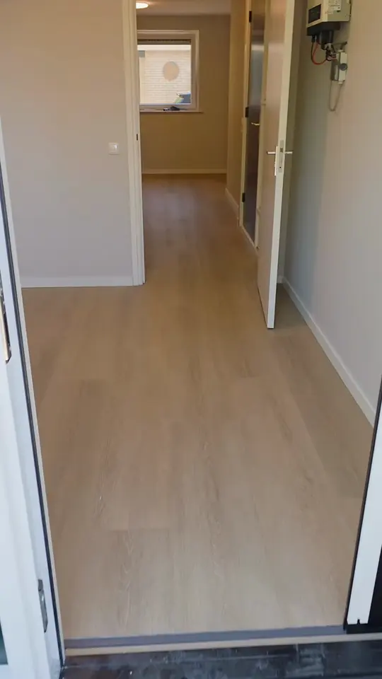 Verlijmde PVC-vloer in een hal
